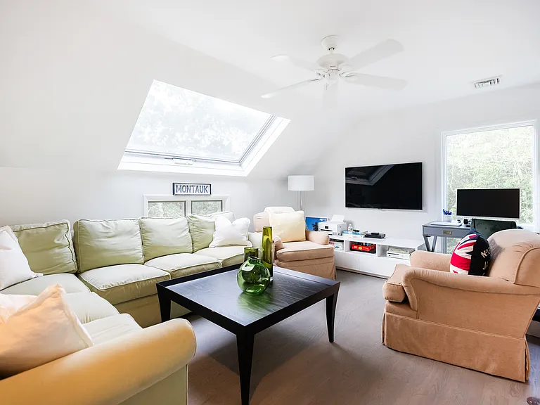 10 Crows Nest Cir — Photo 18