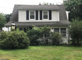 33 Boulevard Rd, Cedar Knolls, NJ 07927