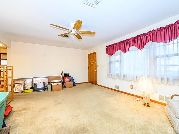 3rd image of 2320 Oxford Ave