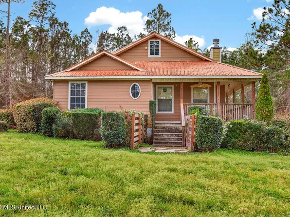 17105 Spring Lake Dr W, Vancleave, MS 39565