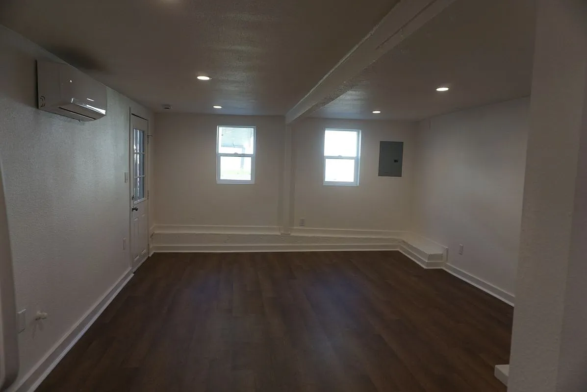 2 bed, 1.0 bath, 950 sqft, $1,700 — Photo 4