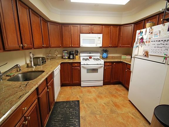 3rd image of 216 Main St Unit 202