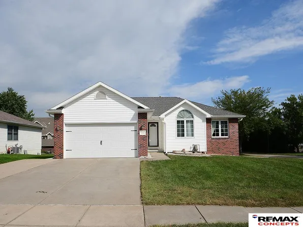 2240 Atwood Ln, Lincoln, NE 68521