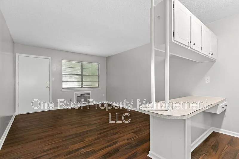 1 bed, 1.0 bath, $750 — Photo 3