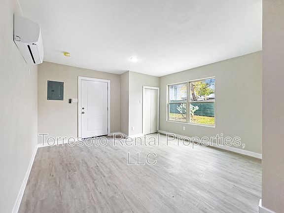 4th image of 1606 W Wildwood Dr #D