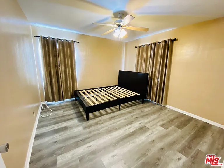 1554 S Stanley Ave — Photo 16