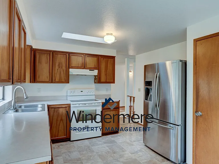 2268 Hastie Lake Rd — Photo 2