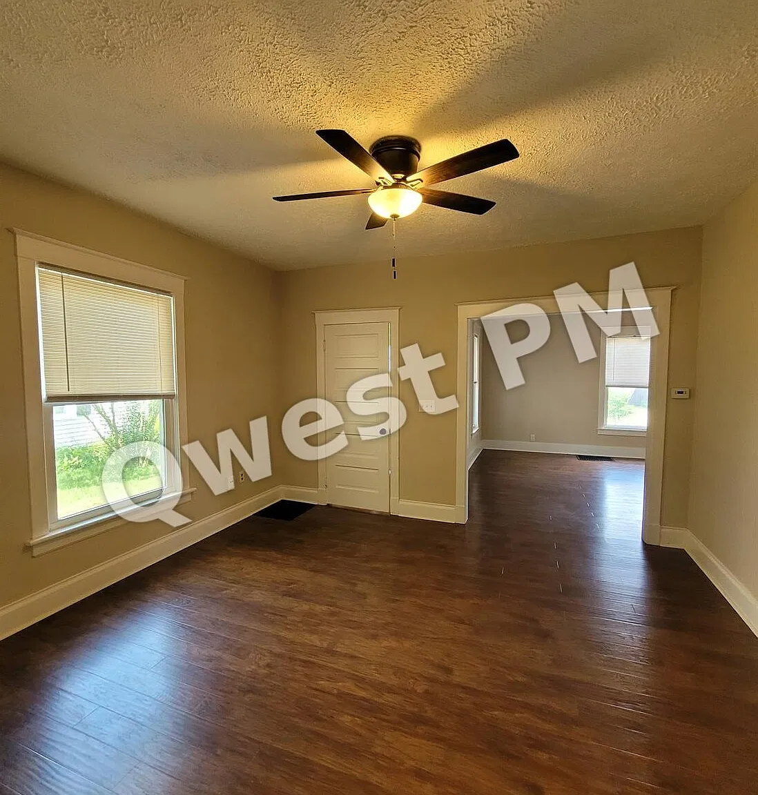 932 Crescent NE — Photo 4