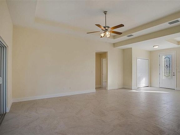 5th image of 121 Broadmoor Ln