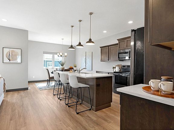 2nd image of 502 Autumn Ln