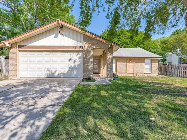 7801 Rainbow Falls, Live Oak, TX 78233