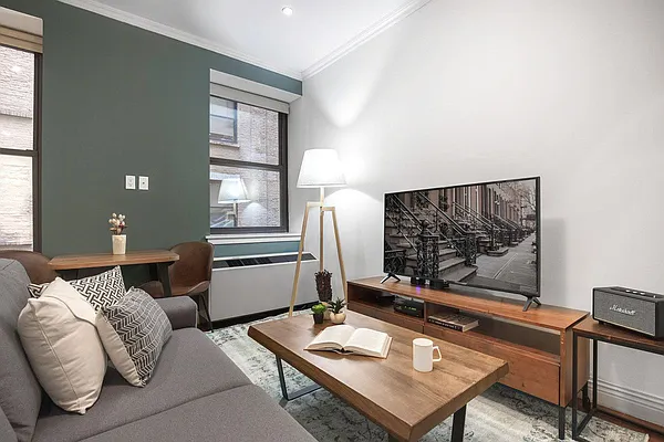 Rented by REAL New York | media 3