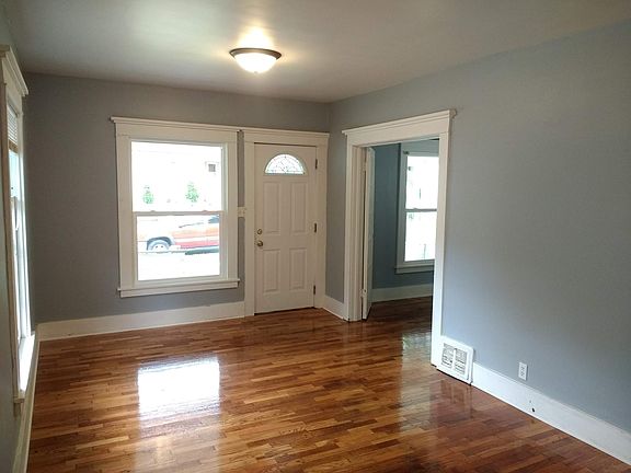 2nd image of 1800 Maplewood Ave