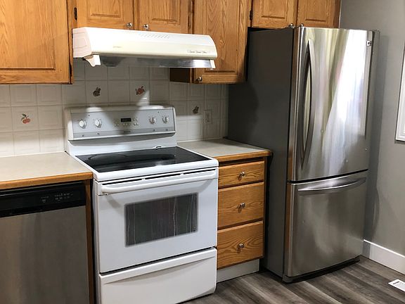 2nd image of 310 Brookmere Rd SW #6