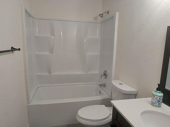 4th image of 640 Norgard Ct