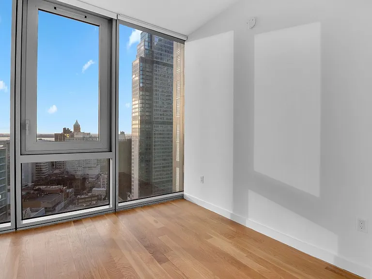 430 Albee Sq #15F — Photo 7