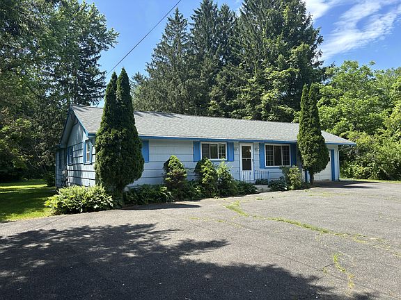 2nd image of 39 Huntington Rd