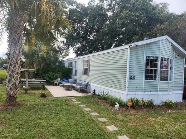 2522 Dancer Dr, Jacksonville, FL 32250