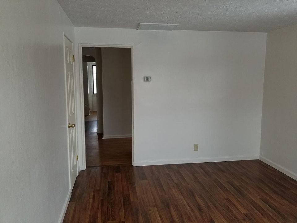 bedroom with closet