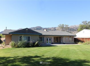 60 Boundary Point Rd, Oroville, WA 98844