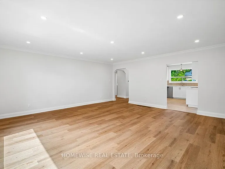 2182 Courtland Dr — Photo 28