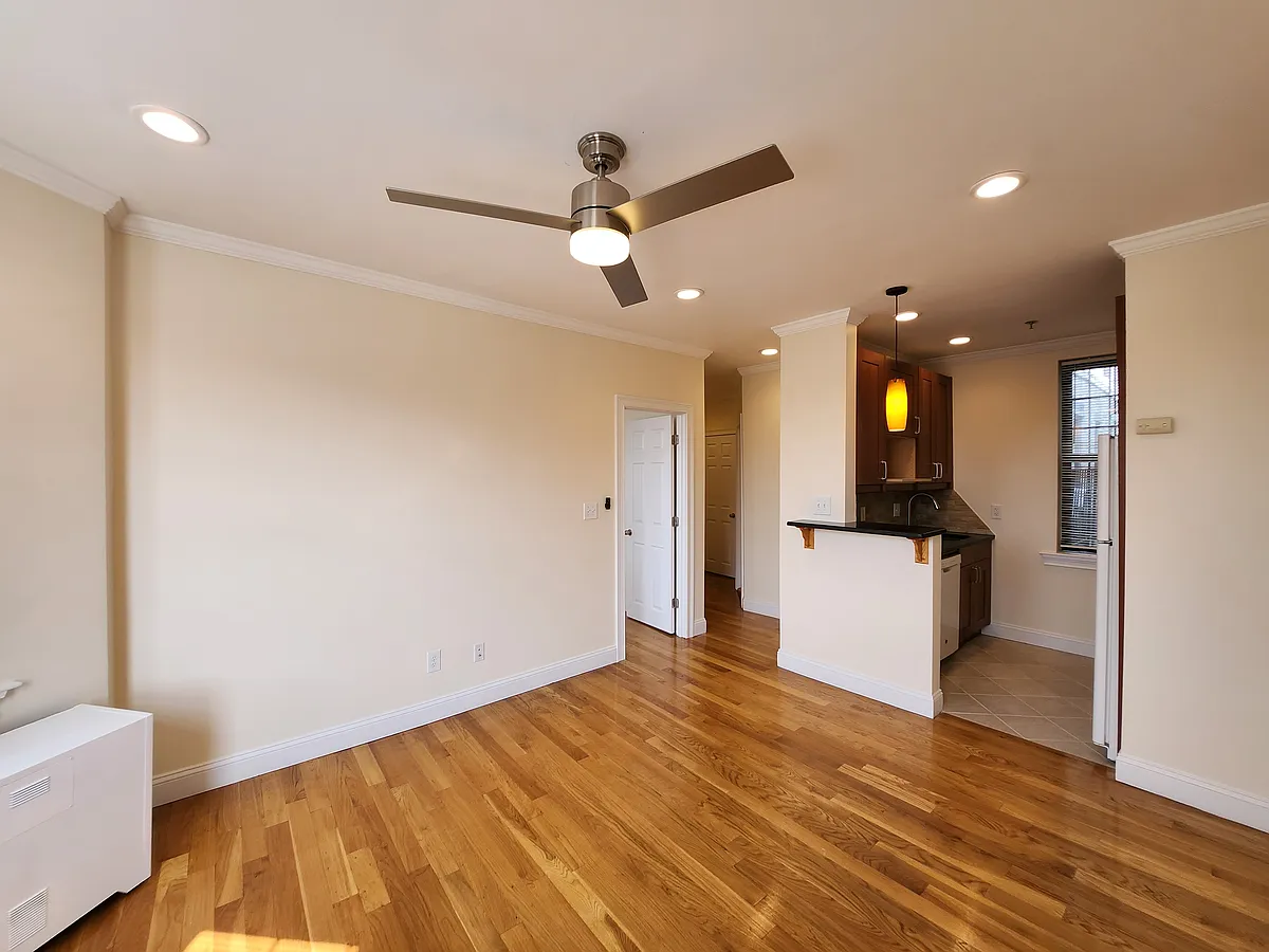 Floor plan 1BR-25