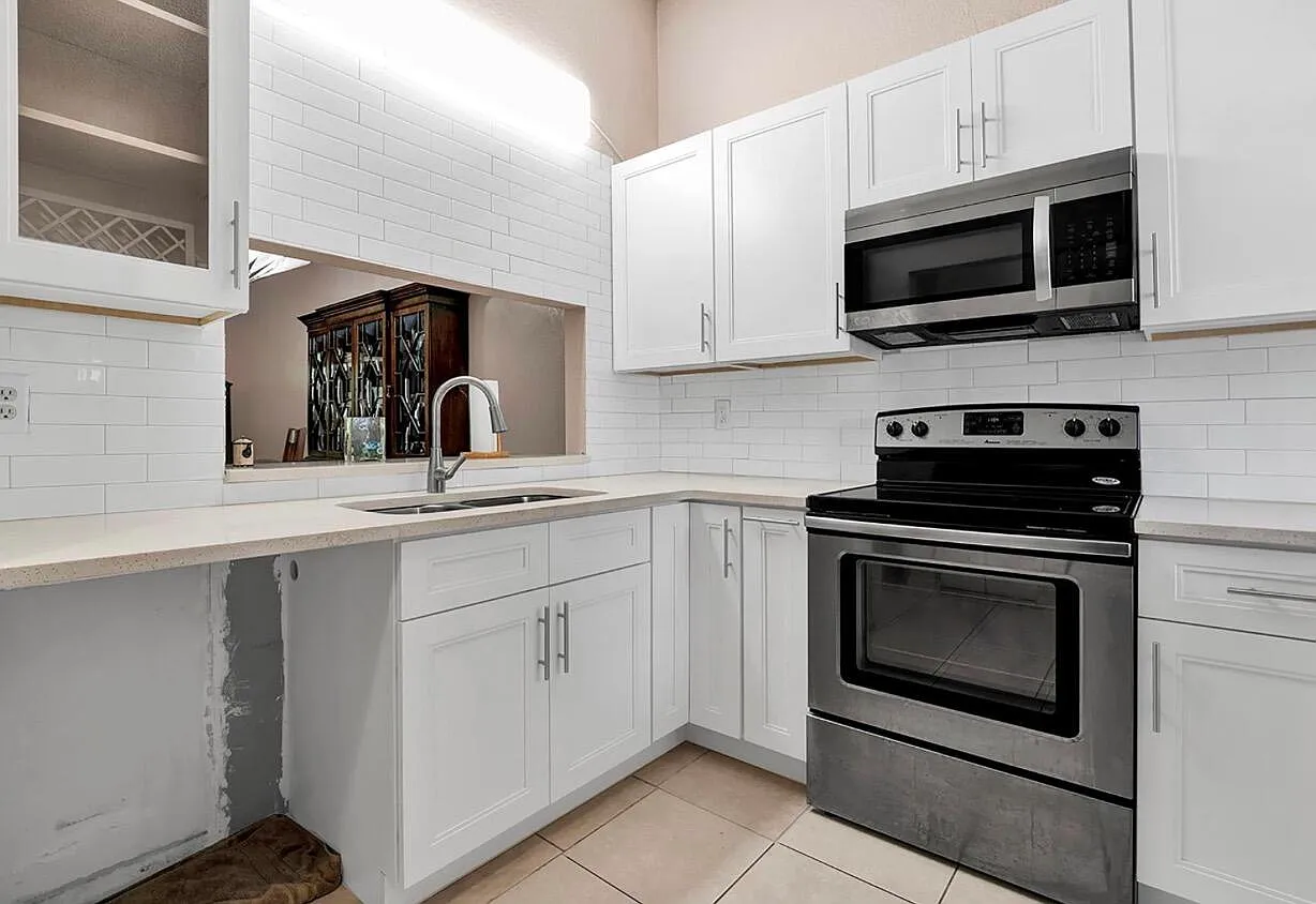 2 bed, 2.0 bath, 1000 sqft, $2,200 — Photo 3
