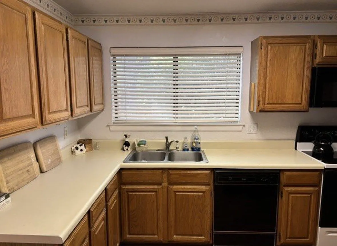 3 bed, 2.5 bath, 1588 sqft, $2,300 — Photo 4