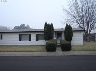 1127 SW Sandy Pl, Hermiston, OR 97838