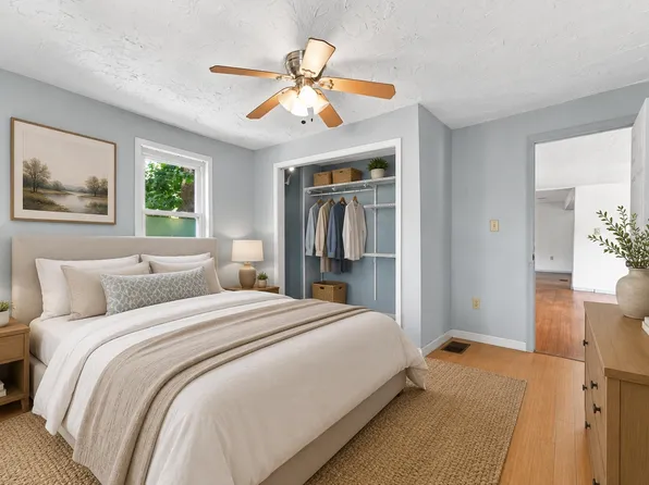 28 Tremont St, Athol, MA 01331
