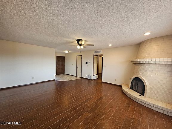 3rd image of 10604 Pleasant Hill Dr
