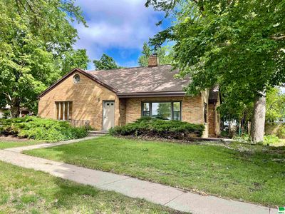 701 E Lakeshore Dr, Storm Lake, IA, 50588