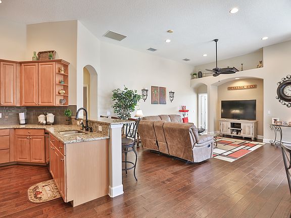 4th image of 2877 Grazeland Dr