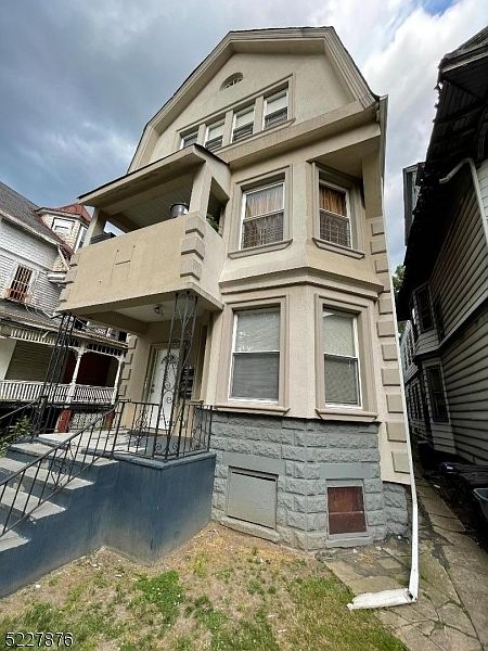 1st image of 168 N 18Th St