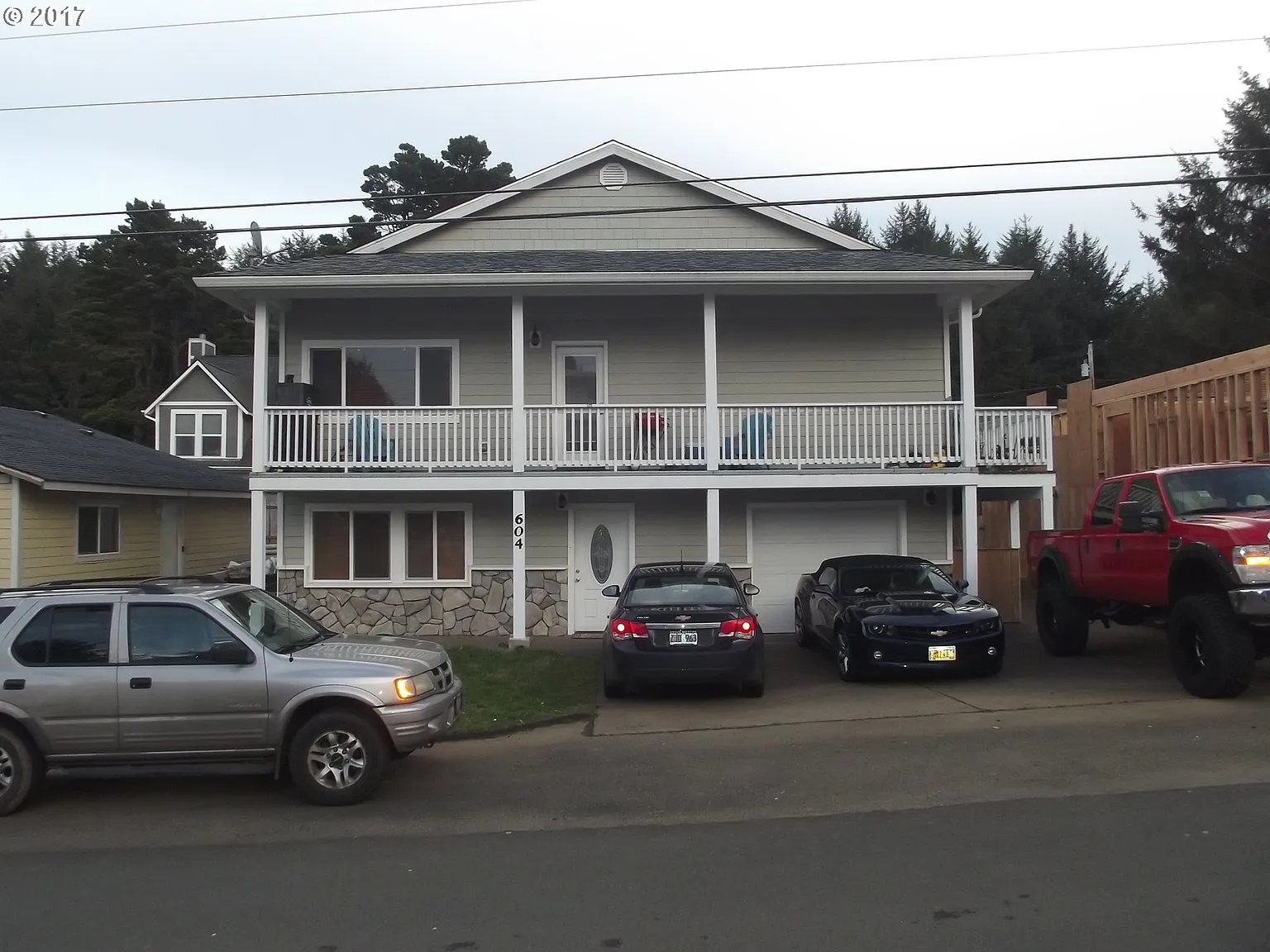 604 SE Jetty Ave photo 1