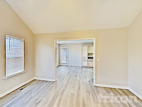 3rd image of 2805 Blackwood Dr