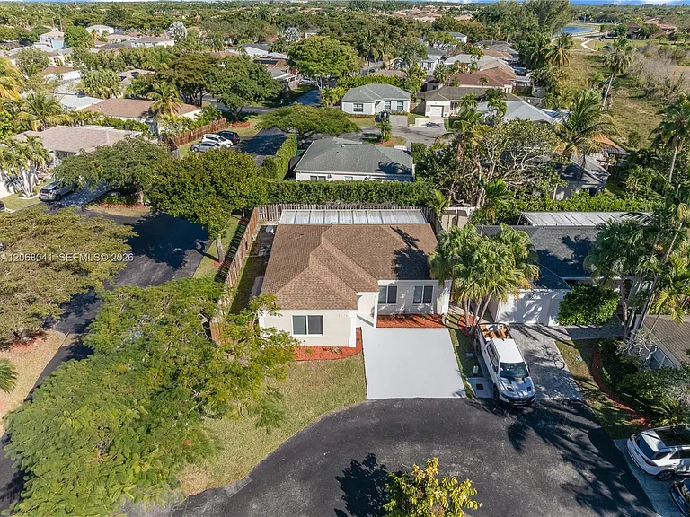 9826 SW 222nd Ter — Photo 2