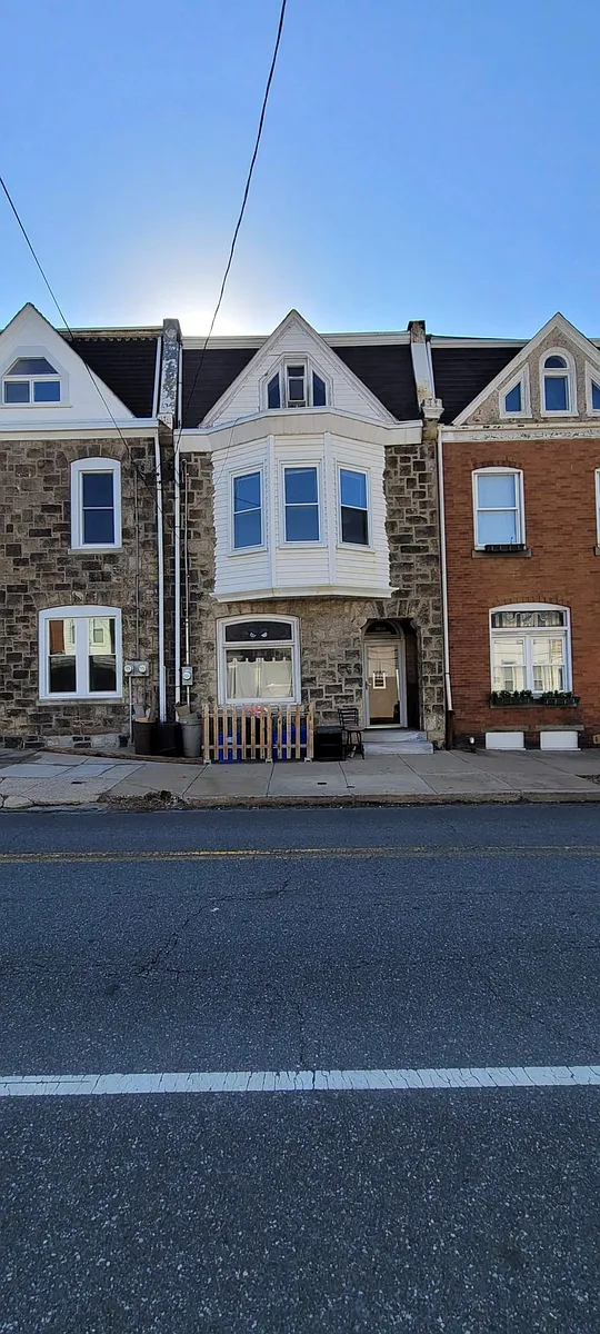 Building Photo - 3834 Manayunk Ave