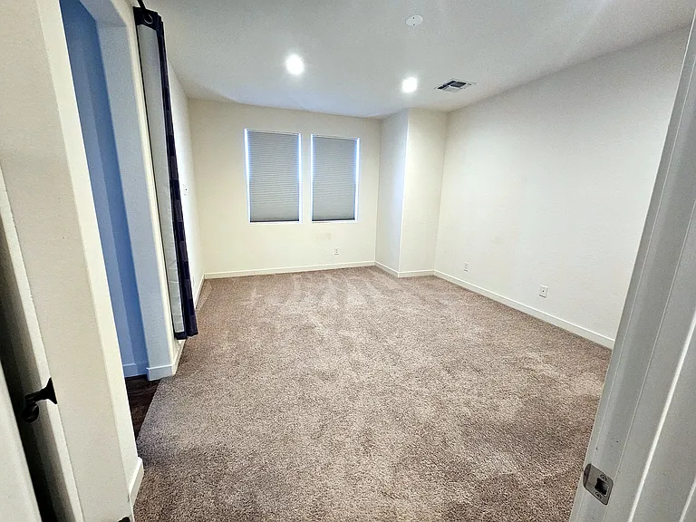 3218 W Glendale Ave #36 — Photo 19