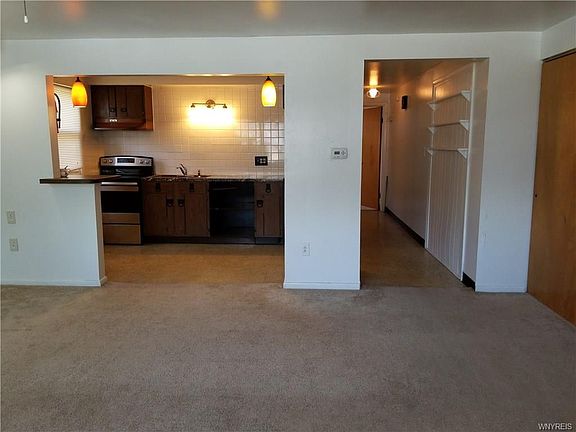 3rd image of 811 Englewood Ave APT 2