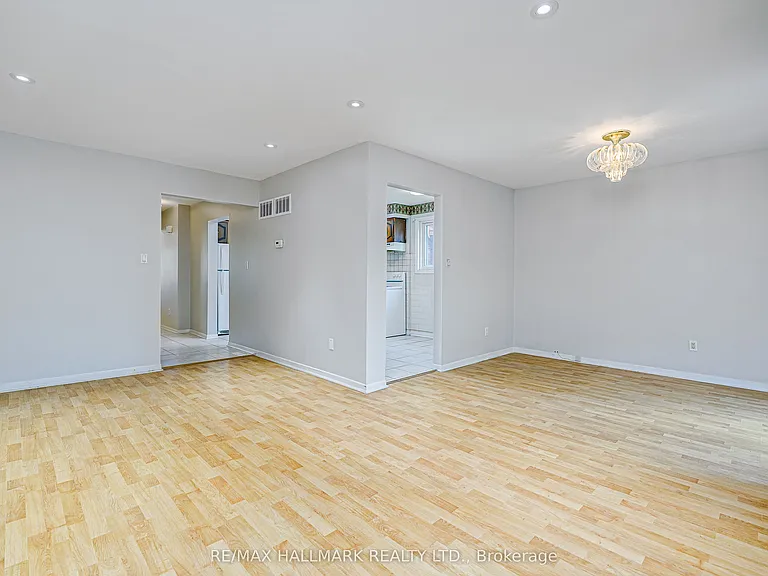 27 Keyworth Trl #UPPER — Photo 10
