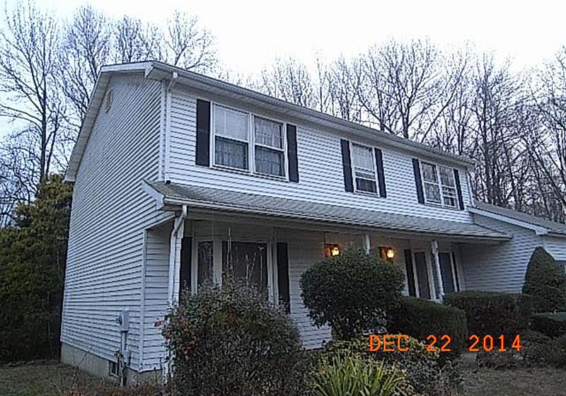 2nd image of 8 Bartlett Ct