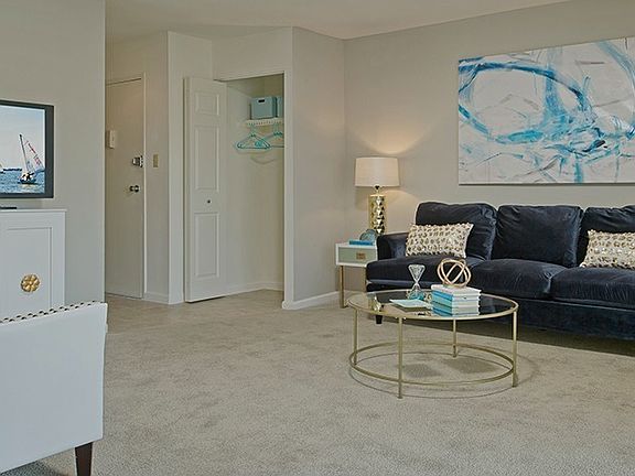 park-east-living-2-crop