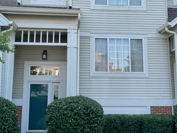 2203 Daybreak Dr #2203, Aurora, IL 60503