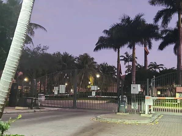 3190 NW 31st Ter, Oakland Park, FL 33309