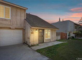 6906 John Dr, Riverside, CA 92509