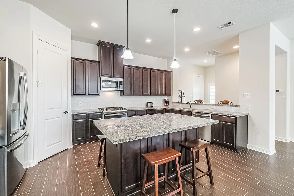 Building Photo - 9 Laurelwood Dr