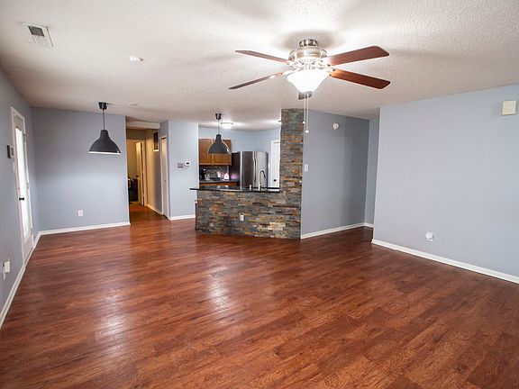 5th image of 12210 Lindley Dr