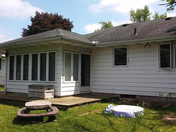 2nd image of 1825 Winters Dr