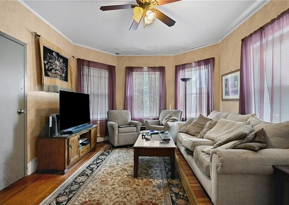 1st image of 574 Smith St